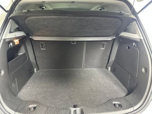 Used 2022 Chevrolet Trax LT w/ LT Convenience Package image 26