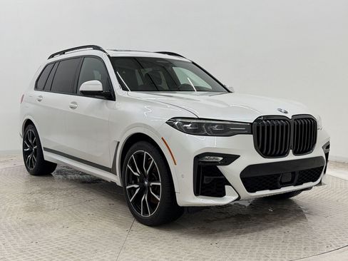 Used 2022 BMW X7 xDrive40i w/ M Sport Package AWD/4WD image 7