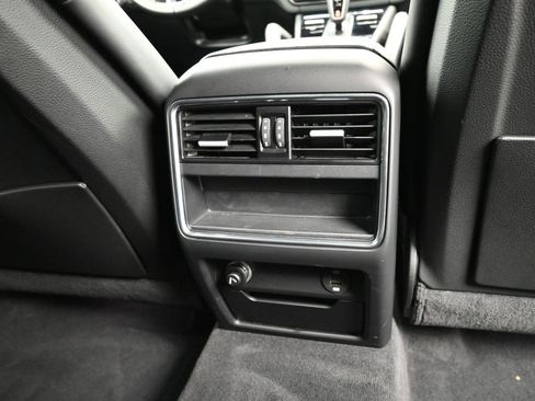 Used 2019 Porsche Cayenne image 27
