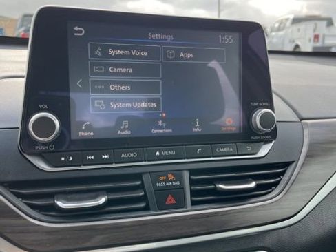 Used 2025 Nissan Altima 2.5 SV image 43