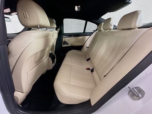 Used 2021 BMW 530i image 28