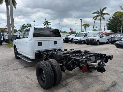 Used 2022 RAM 3500 Big Horn AWD/4WD image 2