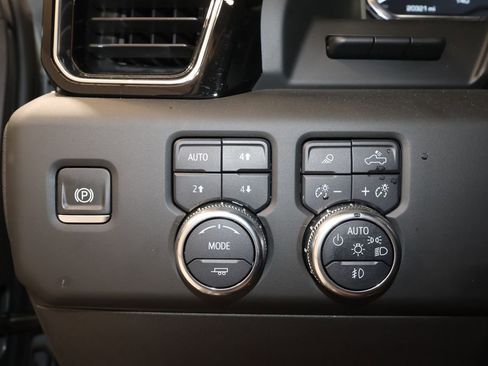 Certified 2024 GMC Sierra 1500 Denali w/ Denali Reserve Package AWD/4WD image 11