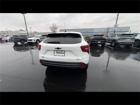 Certified 2024 Chevrolet Trax RS w/ Driver Confidence Package image 7