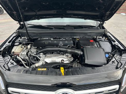 Used 2022 Mercedes-Benz GLB 250 4MATIC image 31