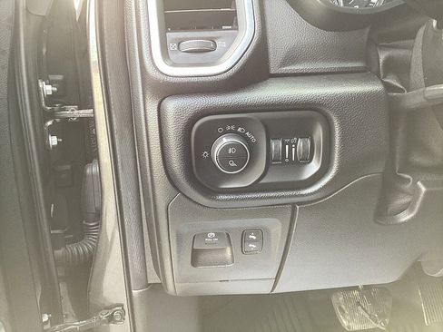 Used 2019 RAM 1500 Laramie image 16