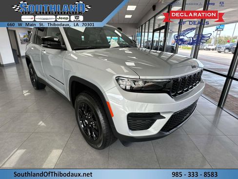 New 2025 Jeep Grand Cherokee Altitude RWD image 1