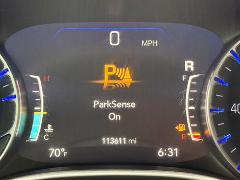Used 2021 Chrysler Pacifica Touring-L FWD image 30