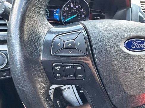 Used 2019 Ford Explorer XLT w/ Equipment Group 202A AWD/4WD image 17