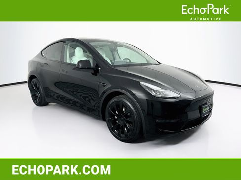 Used 2021 Tesla Model Y Long Range AWD/4WD image 1