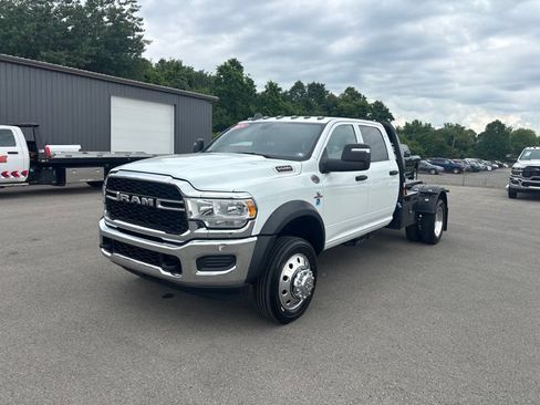 Used 2024 RAM 5500 Tradesman w/ Chrome Appearance Group AWD/4WD image 7