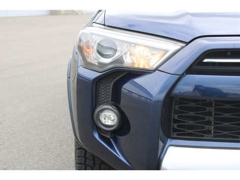 Used 2022 Toyota 4Runner TRD Off-Road Premium w/ Moonroof Package AWD/4WD image 6