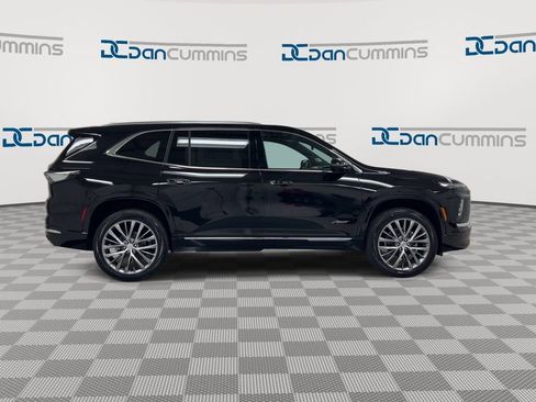 Used 2025 Buick Enclave Avenir w/ LPO, Floor Liner Package image 9