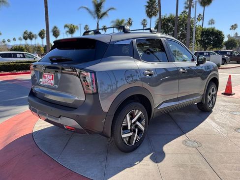 New 2026 Nissan Kicks SV image 7