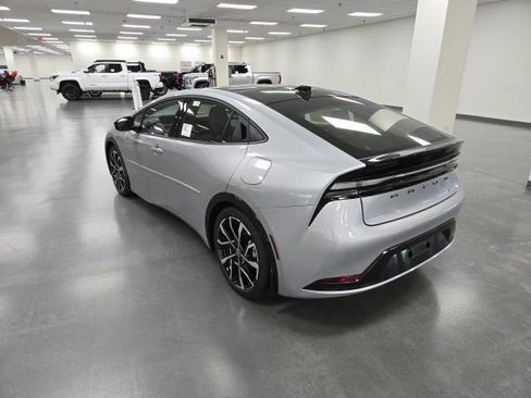 New 2026 Toyota Prius Plug-In Hybrid FWD image 4