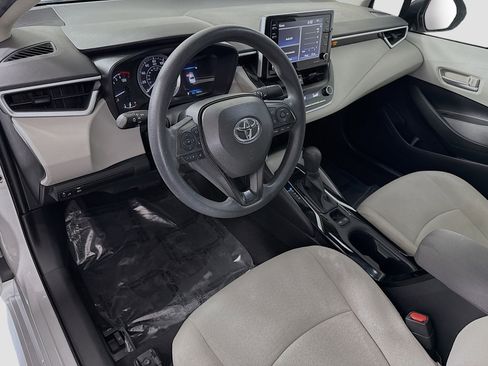 Used 2021 Toyota Corolla LE FWD image 22