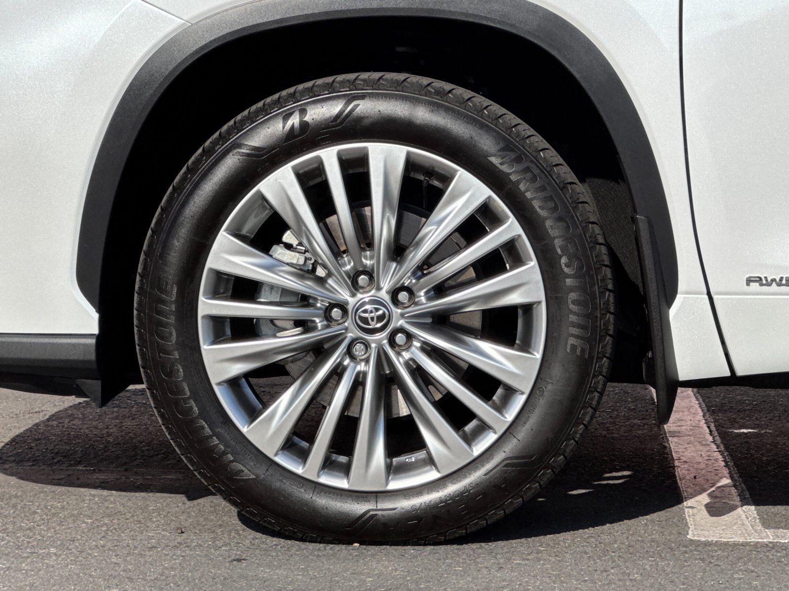 Used 2026 Toyota Highlander Platinum AWD/4WD image 25