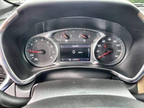 Used 2023 Chevrolet Equinox Premier w/ LPO, Floor Liner Package AWD/4WD image 11