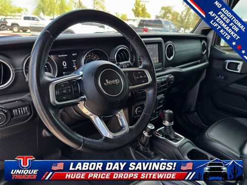 Used 2020 Jeep Wrangler Unlimited Sahara w/ LED Lighting Group AWD/4WD image 18