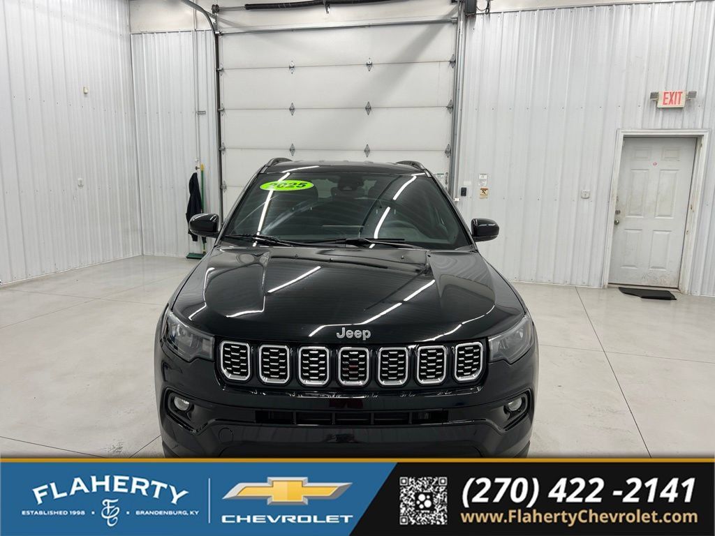 Used 2025 Jeep Compass Limited AWD/4WD image 7