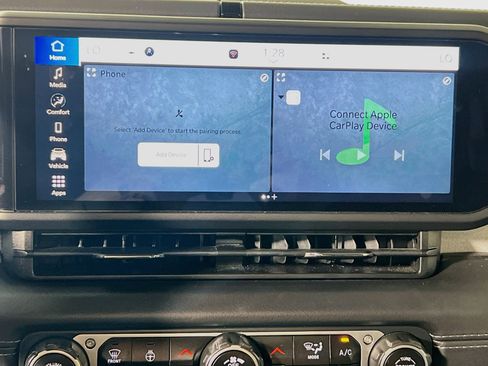 Used 2025 Jeep Wrangler Unlimited Sahara AWD/4WD image 27