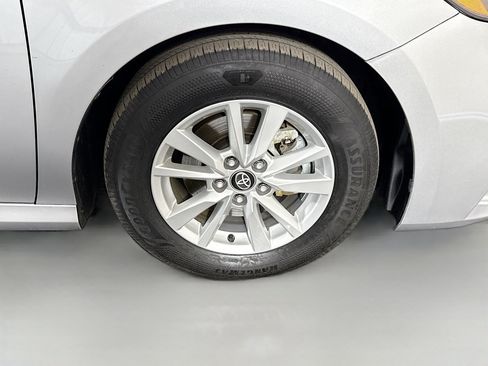 Used 2025 Toyota Camry LE FWD image 32