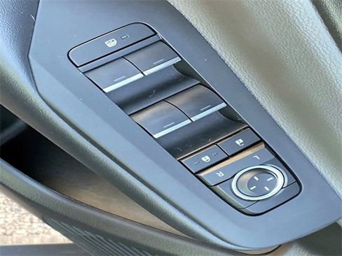 Used 2024 Toyota Prius Limited image 29