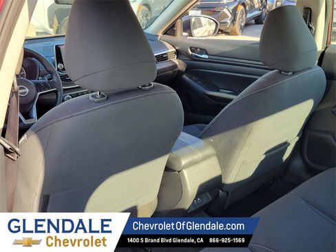 Used 2024 Nissan Altima 2.5 SV image 15