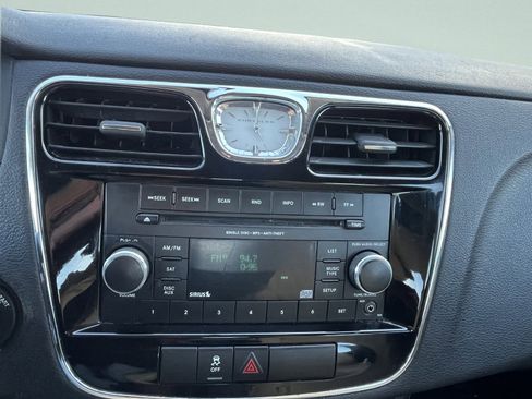 Used 2014 Chrysler 200 Touring image 11