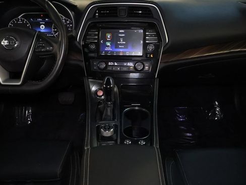 Used 2017 Nissan Maxima Platinum w/ Interior Lighting Package FWD image 18