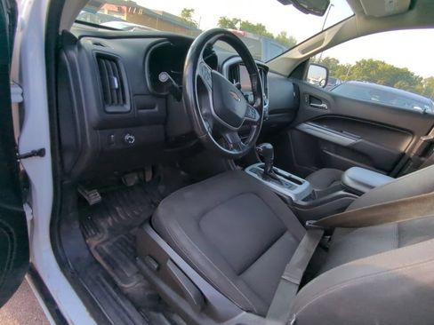 Used 2020 Chevrolet Colorado LT w/ Safety Package RWD image 8