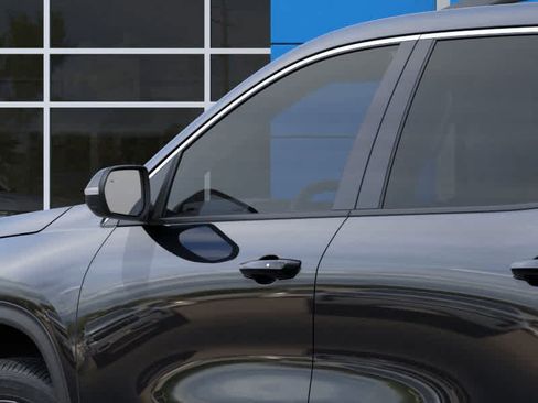 New 2026 Chevrolet Traverse LT w/ Sun and Wheel Package FWD image 12