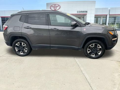 Used 2018 Jeep Compass Trailhawk w/ Leather Interior Group AWD/4WD image 9