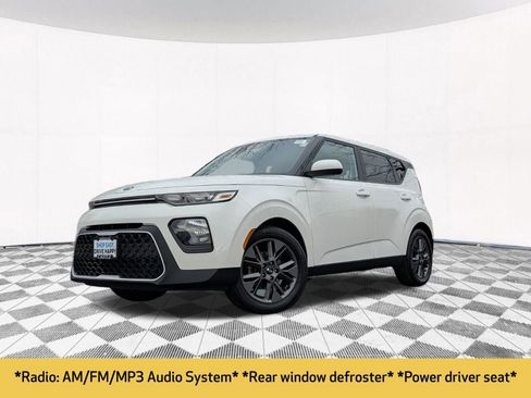 Used 2021 Kia Soul S image 2