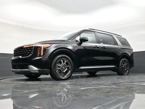 Used 2025 Kia Carnival SX image 21