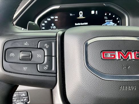 Used 2023 GMC Sierra 1500 AT4 w/ Technology Package AWD/4WD image 25