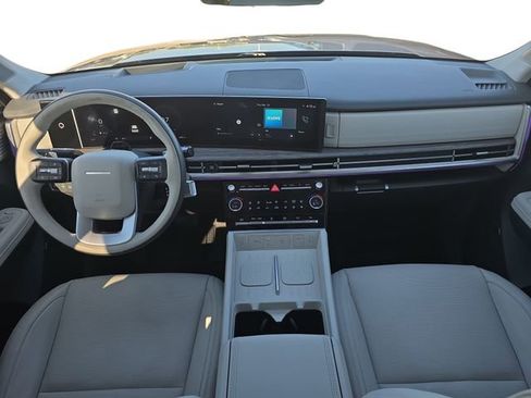 Used 2025 Hyundai Santa Fe Calligraphy image 9