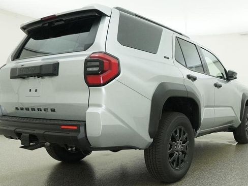 Used 2026 Toyota 4Runner SR5 AWD/4WD image 21