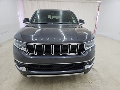 Used 2024 Jeep Wagoneer L Series II w/ Flexible Seating Group AWD/4WD image 15