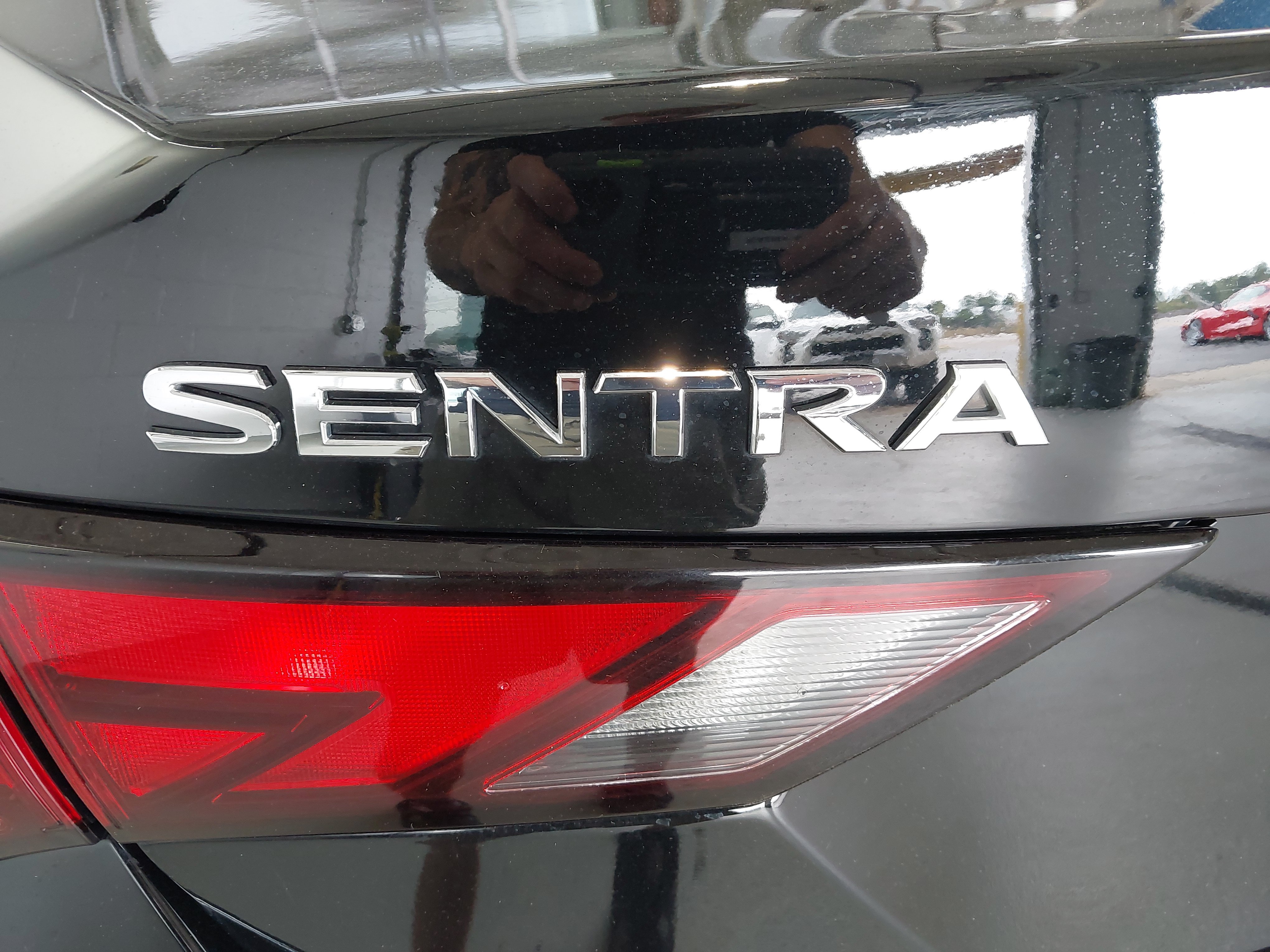 Used 2025 Nissan Sentra SV FWD image 30