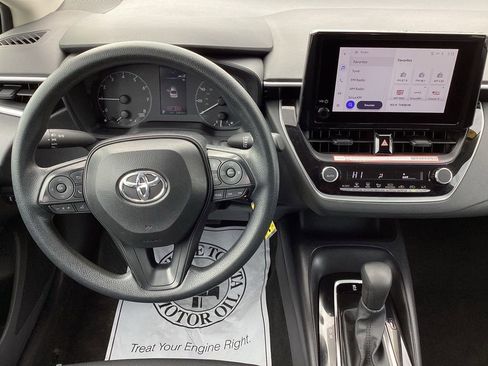Used 2025 Toyota Corolla LE image 13