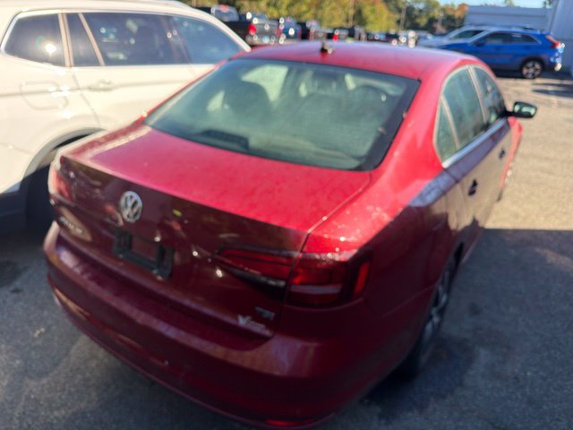 Used 2017 Volkswagen Jetta SE FWD image 4