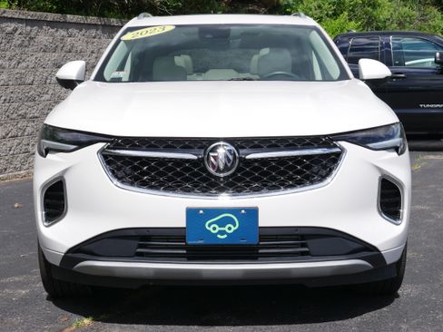 Used 2023 Buick Envision Avenir AWD/4WD image 2