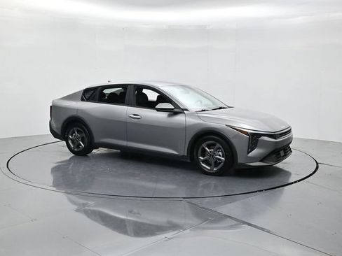 Used 2025 Kia K4 FWD image 3