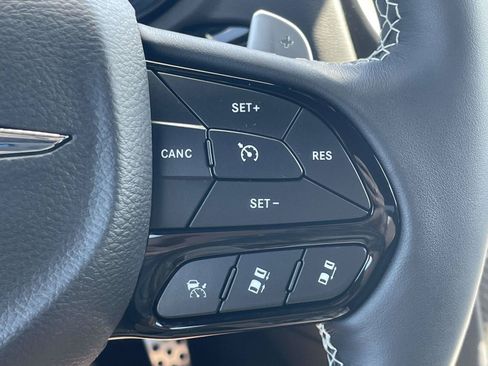 Used 2023 Chrysler 300 C RWD image 23
