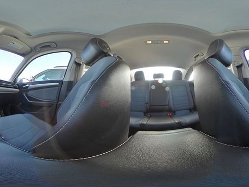 Used 2025 Volkswagen Jetta SE image 42