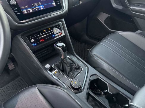 Used 2022 Volkswagen Tiguan SE image 20