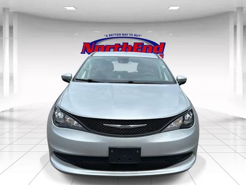 Used 2023 Chrysler Voyager LX FWD image 8