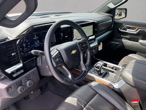 Used 2025 Chevrolet Silverado 1500 High Country w/ Technology Package RWD image 14