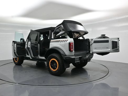 Used 2023 Ford Bronco Badlands w/ Sasquatch Package AWD/4WD image 34